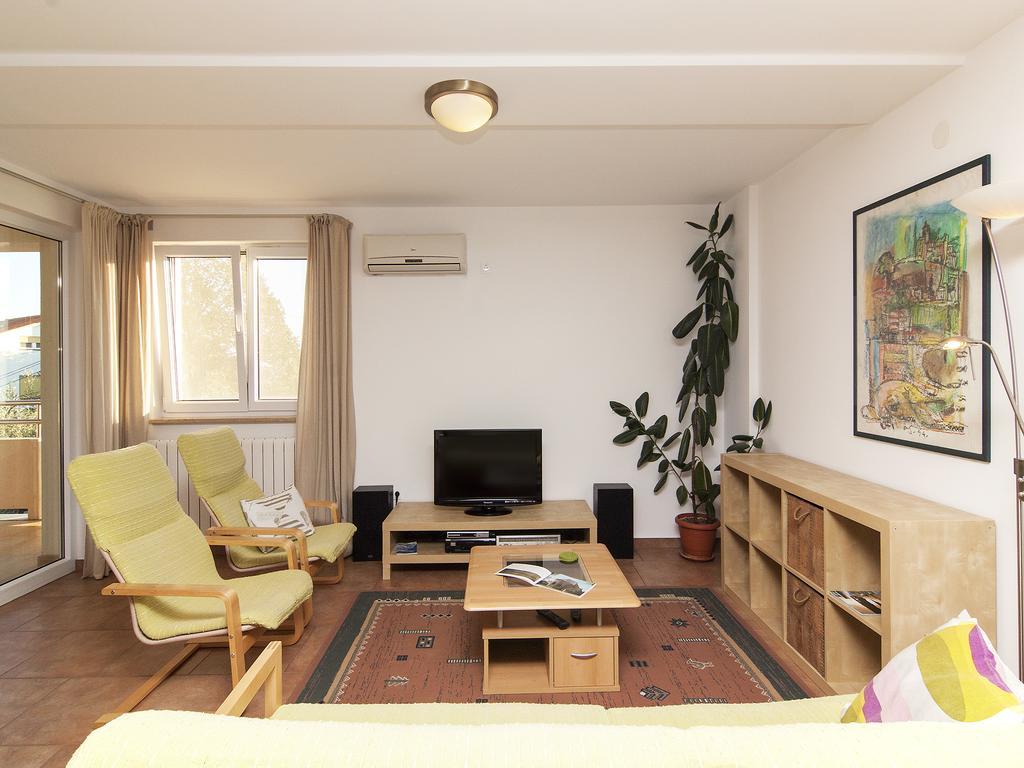 Apartments Ceja Near Sea Medulin Room photo