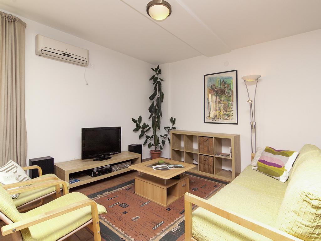 Apartments Ceja Near Sea Medulin Exterior photo