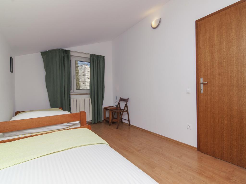 Apartments Ceja Near Sea Medulin Exterior photo