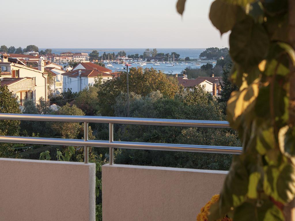 Apartments Ceja Near Sea Medulin Exterior photo