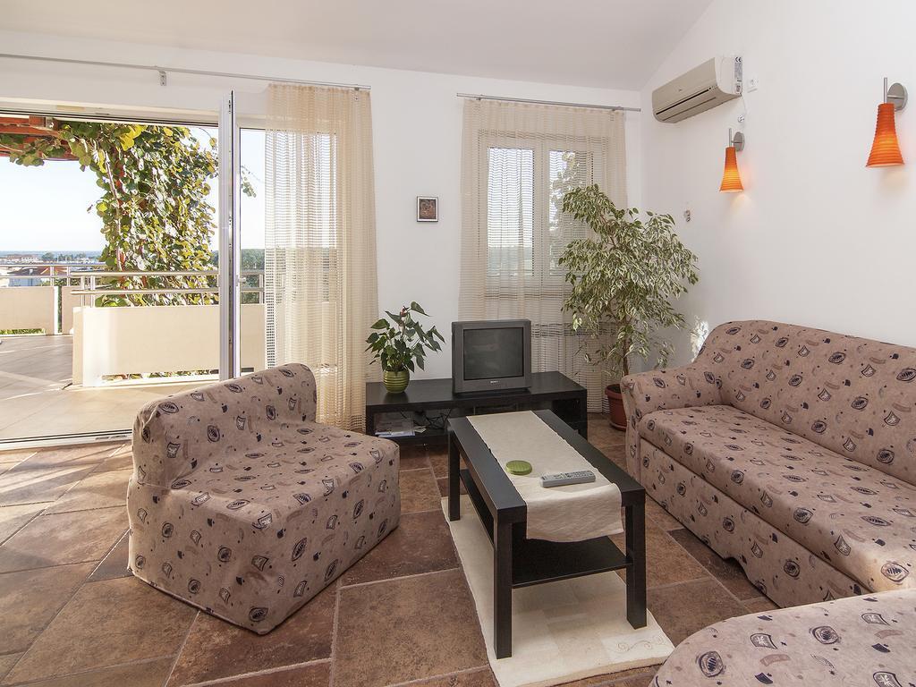 Apartments Ceja Near Sea Medulin Exterior photo